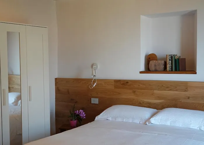 Casale Bella.vista Bed & Breakfast Pianello Del Lario