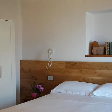Casale Bella.vista Bed & Breakfast Pianello Del Lario